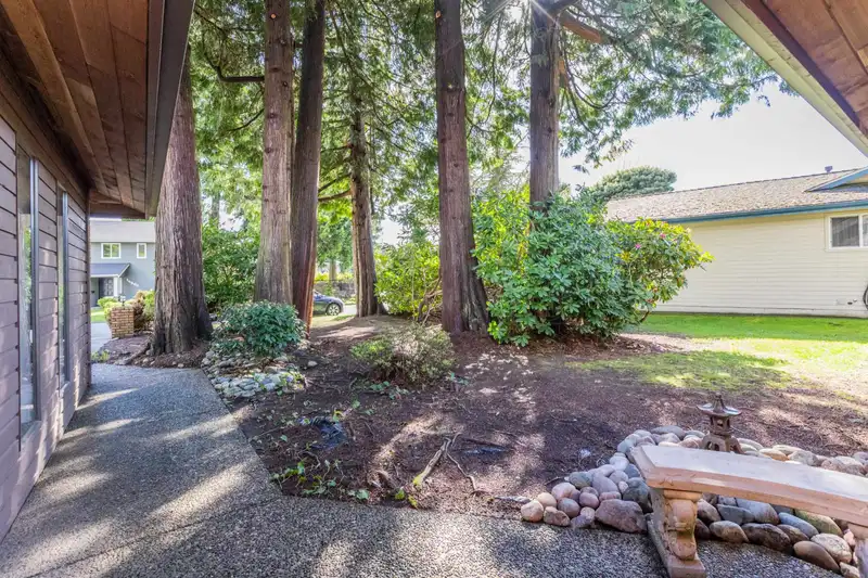 14205 18TH AVENUE - photo 2 of 34