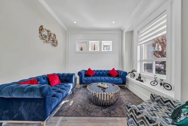 14039 59A AVENUE - photo 2 of 19