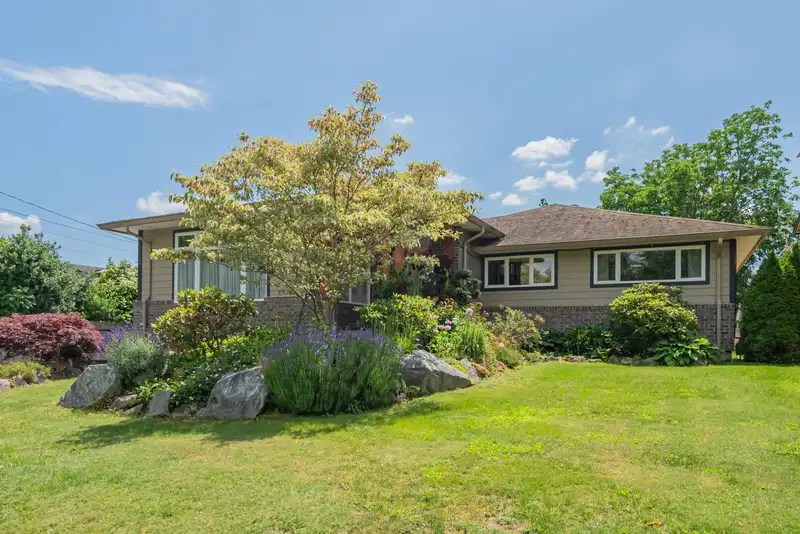 21756 122ND AVENUE - photo 1 of 33