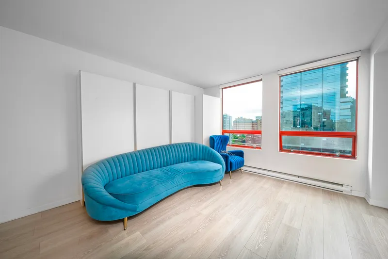 1604 811 HELMCKEN STREET - photo 3 of 20