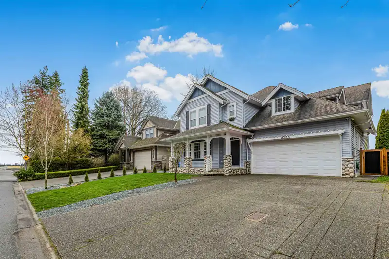 2755 BERNADOTTE STREET - photo 4 of 40