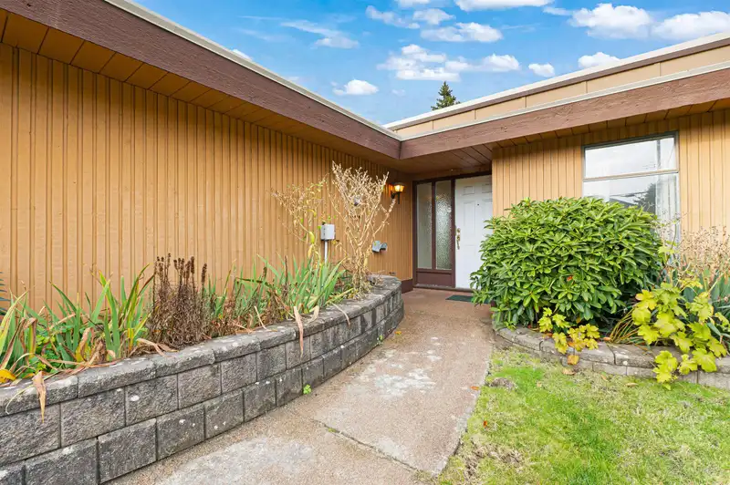 6611 FRANCIS ROAD - photo 3 of 22