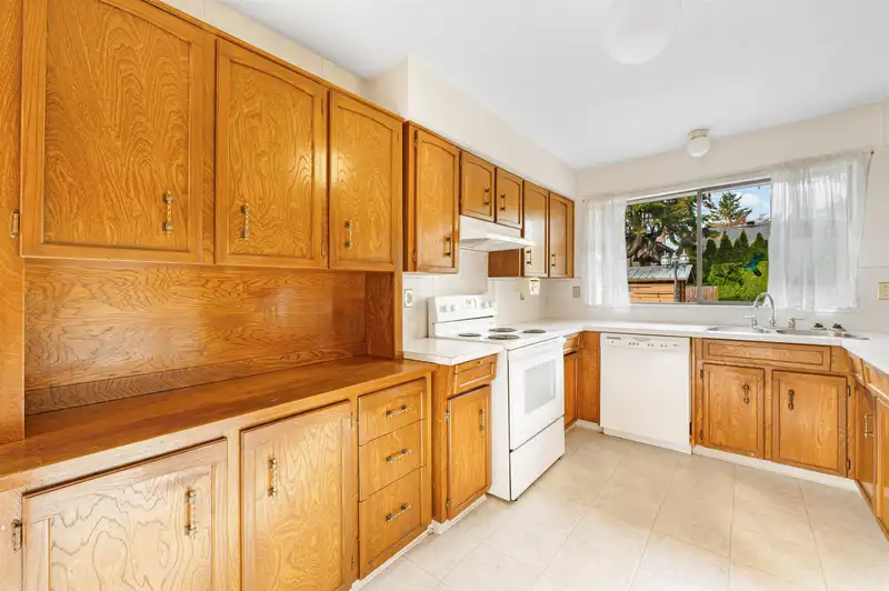 6611 FRANCIS ROAD - photo 4 of 22