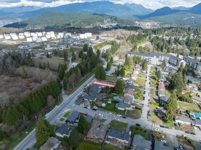 1116 GLENAYRE DRIVE - photo 4 of 20