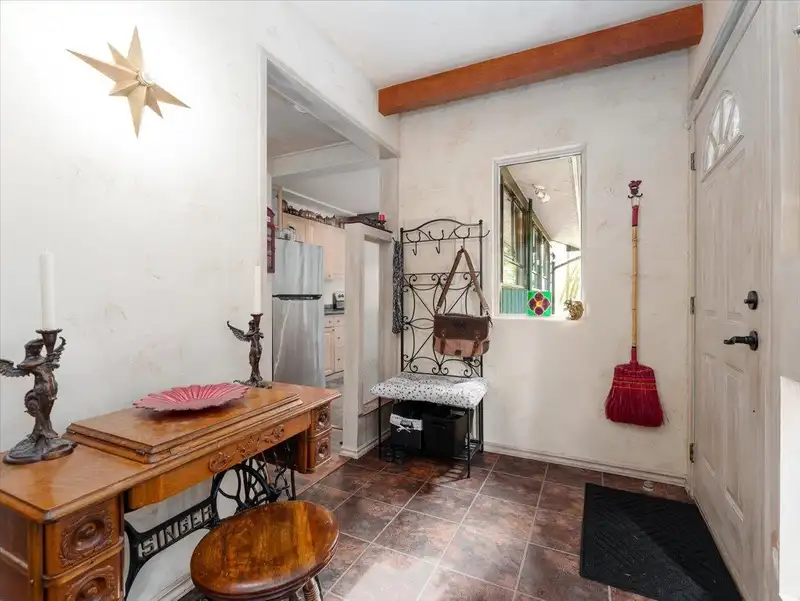 1036 MOUNTAIN HIGHWAY - photo 4 of 40