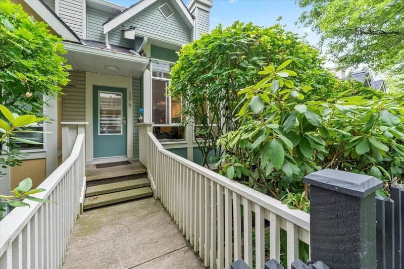 6878 VILLAGE GREEN - photo 2 of 25