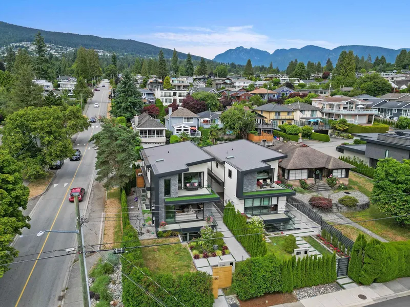 1295 DUCHESS AVENUE - photo 2 of 25