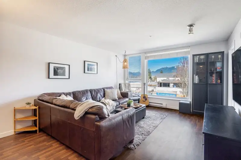 310 2636 E HASTINGS STREET - photo 3 of 24
