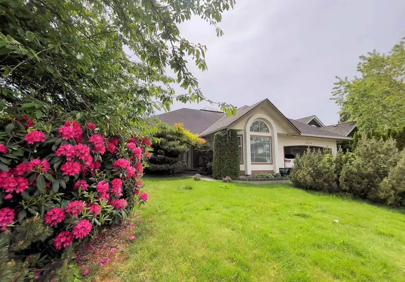 5620 CORNWALL DRIVE - photo 2 of 30