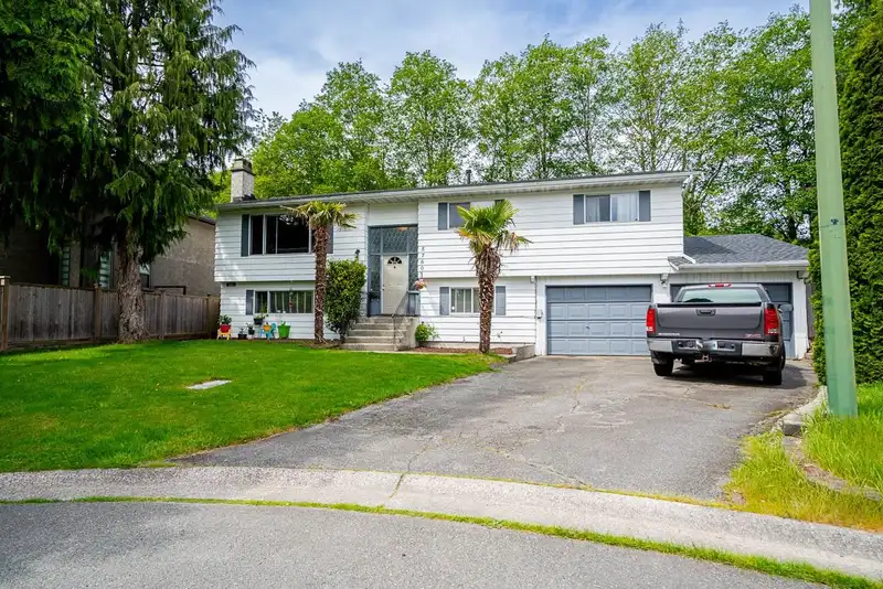 5760 ABBEY DRIVE - photo 1 of 29