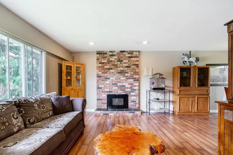 5760 ABBEY DRIVE - photo 4 of 29