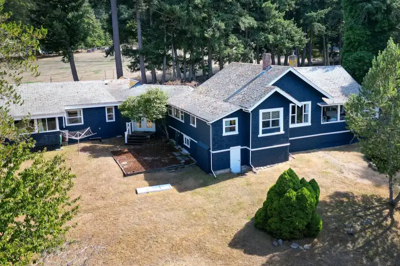 443 FERNHILL ROAD - photo 1 of 40
