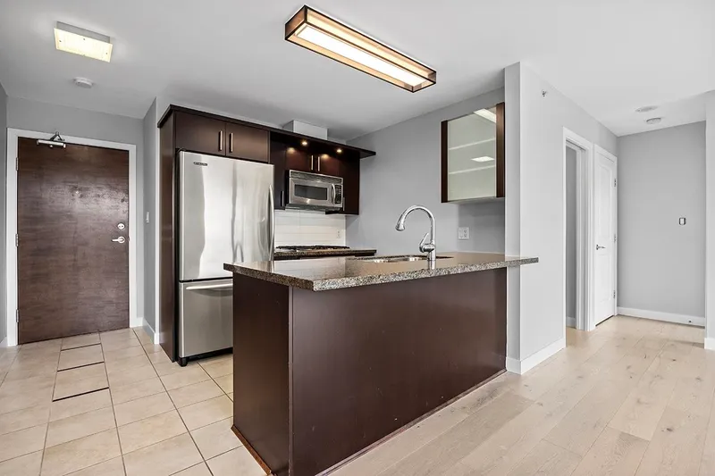 404 1650 W 7TH AVENUE - photo 3 of 21