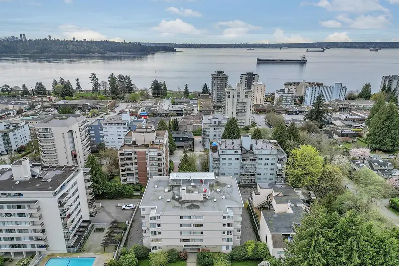 101 1750 ESQUIMALT AVENUE - photo 2 of 25