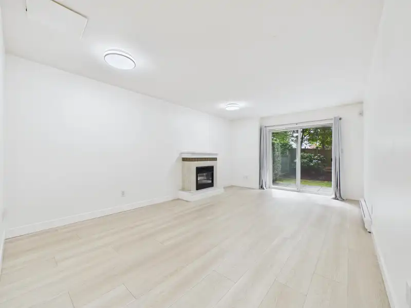 7 5525 HALLEY AVENUE - photo 3 of 31