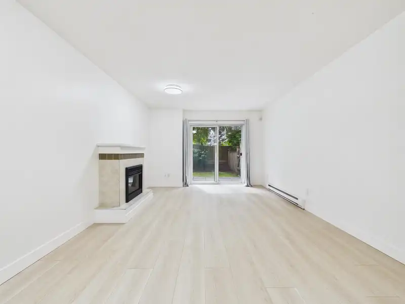 7 5525 HALLEY AVENUE - photo 4 of 31