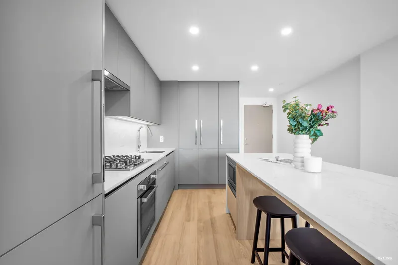 1301 5593 NO. 3 ROAD - photo 3 of 24