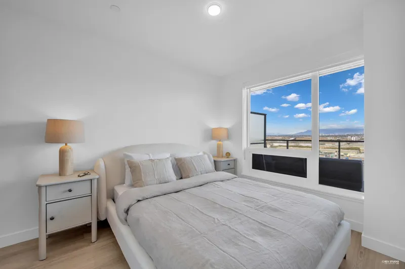 1301 5593 NO. 3 ROAD - photo 4 of 24