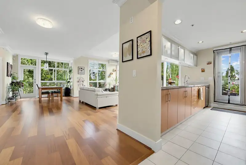 509 6333 LARKIN DRIVE - photo 2 of 37