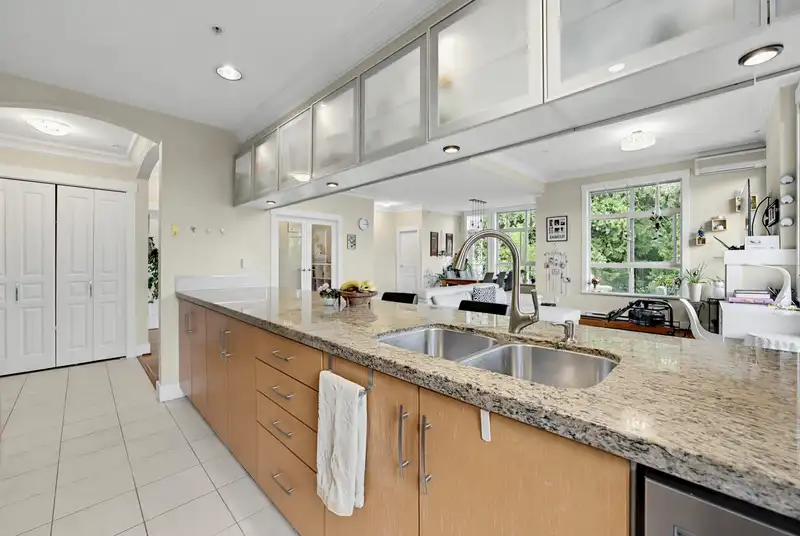 509 6333 LARKIN DRIVE - photo 4 of 37