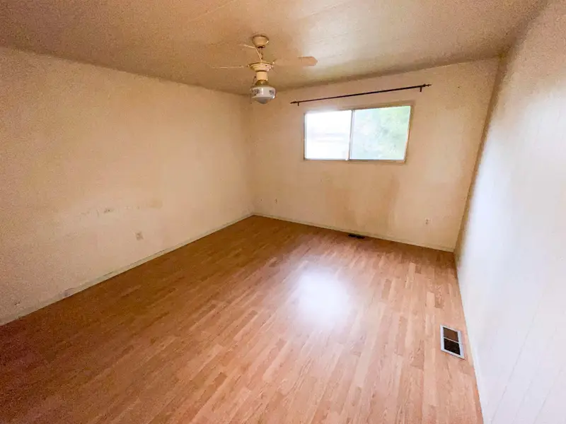 53 7790 KING GEORGE BOULEVARD - photo 3 of 15