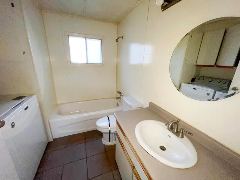 53 7790 KING GEORGE BOULEVARD - photo 4 of 15