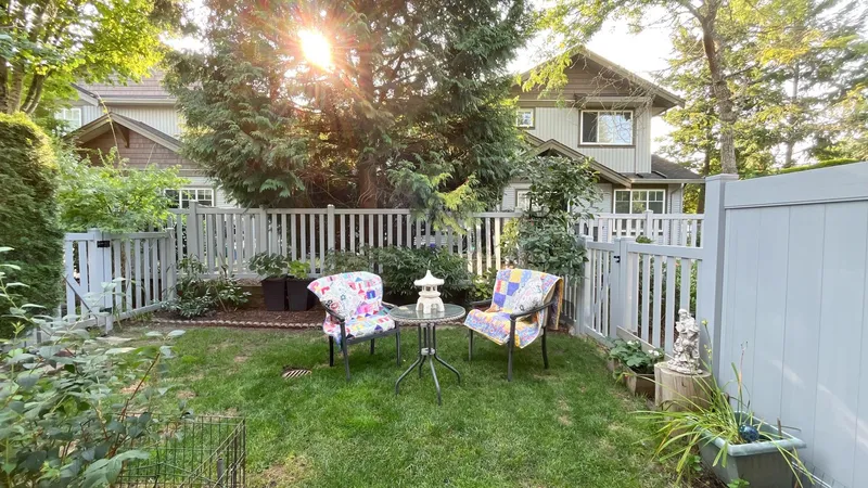 145 12040 68 AVENUE - photo 1 of 25