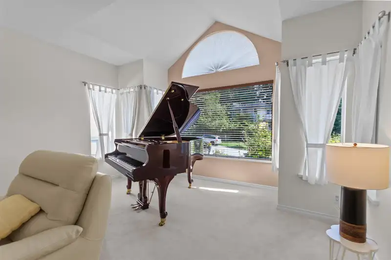 3 CHEVALIER COURT - photo 2 of 32