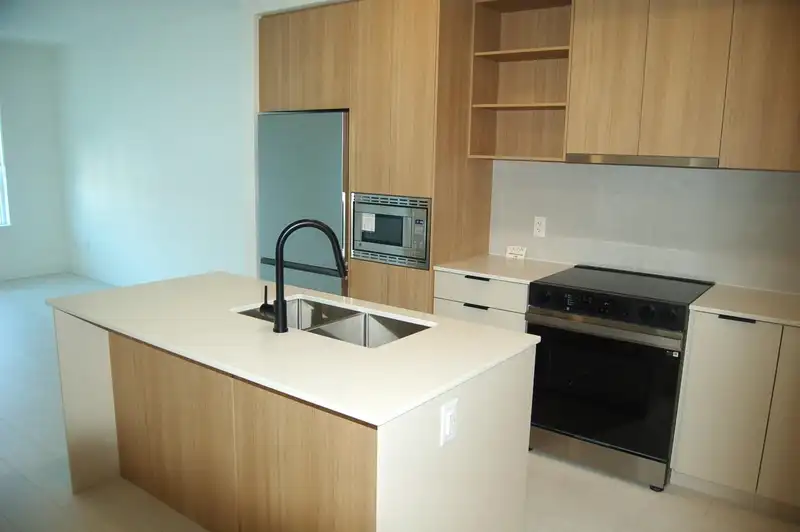 611 13439 94A AVENUE - photo 4 of 21