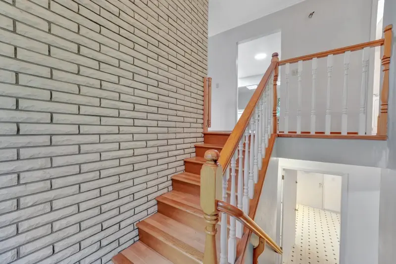 733 SHAW AVENUE - photo 4 of 25