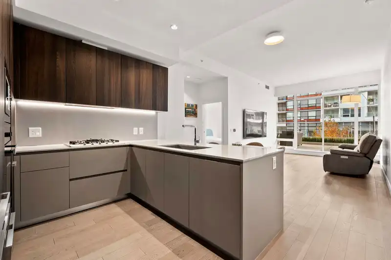 203 6699 RIVER ROAD - photo 3 of 39