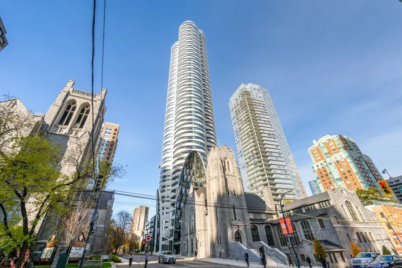 3202 1033 NELSON STREET - photo 1 of 25