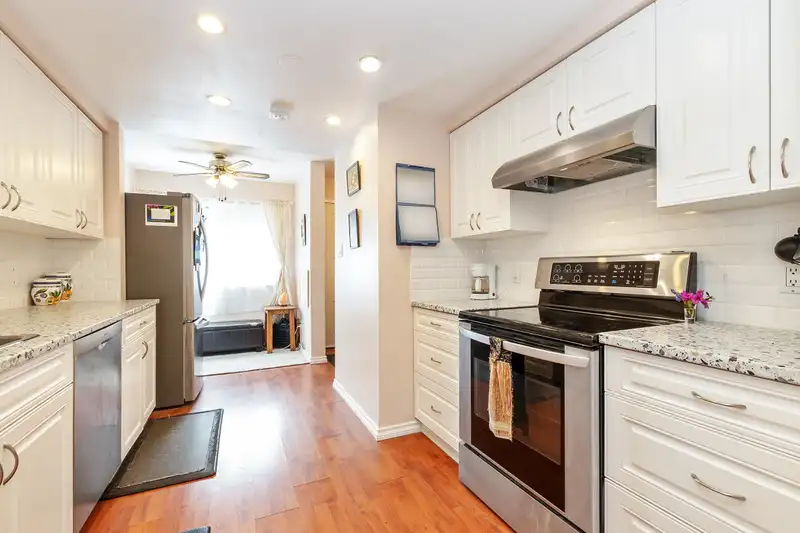 17 20653 THORNE AVENUE - photo 1 of 26