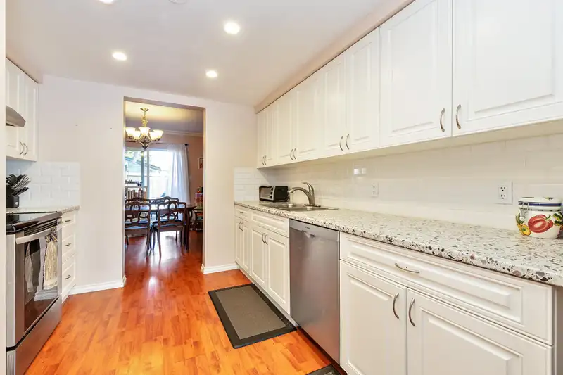 17 20653 THORNE AVENUE - photo 3 of 26