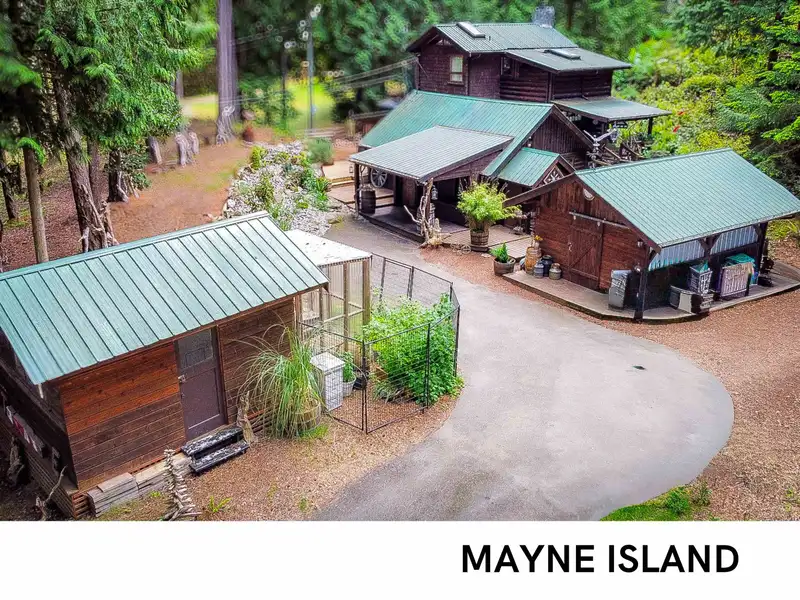 604 WAUGH ROAD - photo 1 of 40