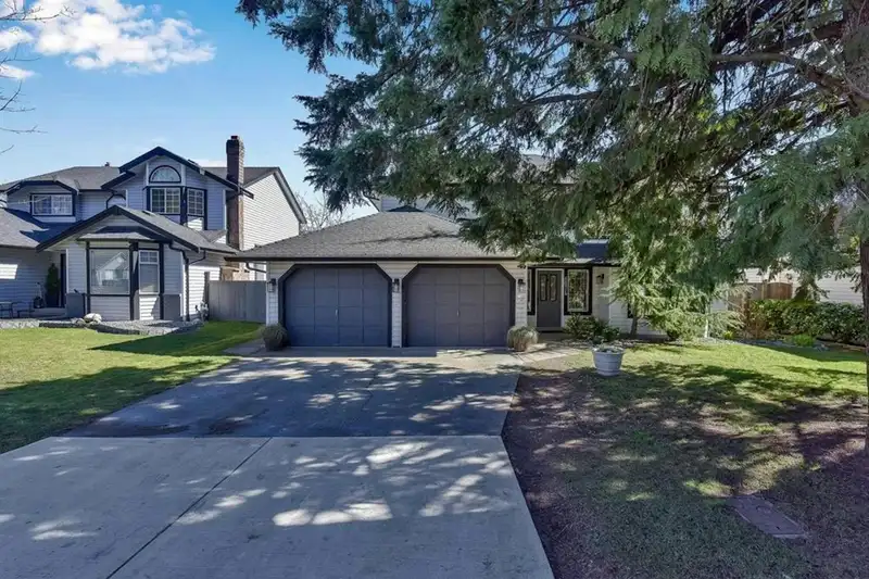 6074 188 STREET - photo 2 of 34