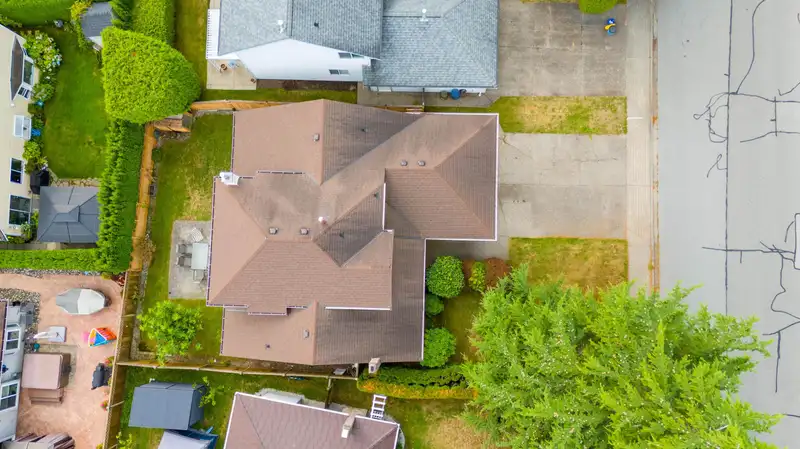5019 LINDEN DRIVE - photo 1 of 32