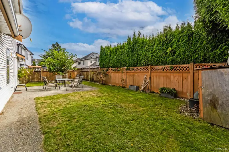 5019 LINDEN DRIVE - photo 3 of 32