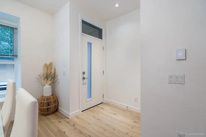 58 1228 HUDSON STREET - photo 3 of 40