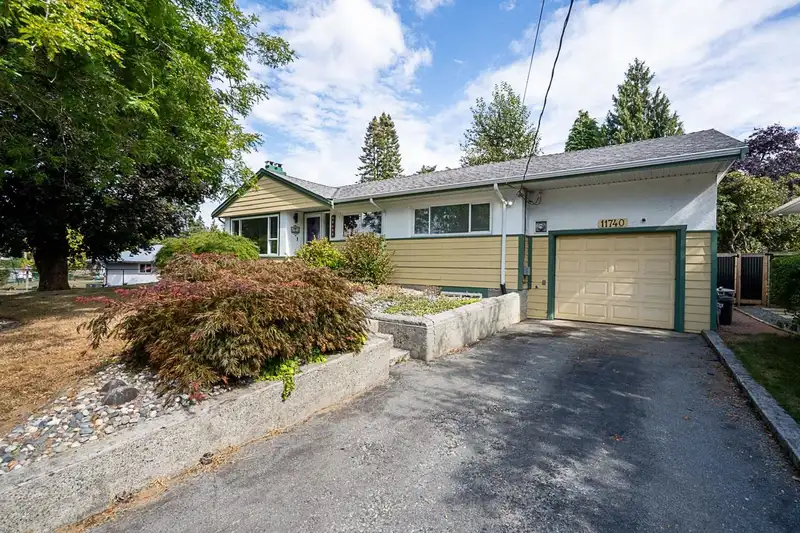 11740 CARSHILL STREET - photo 3 of 40