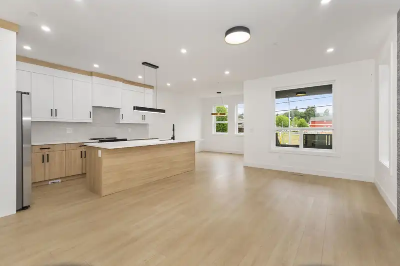 32515 HIGGINBOTTOM COURT - photo 4 of 34