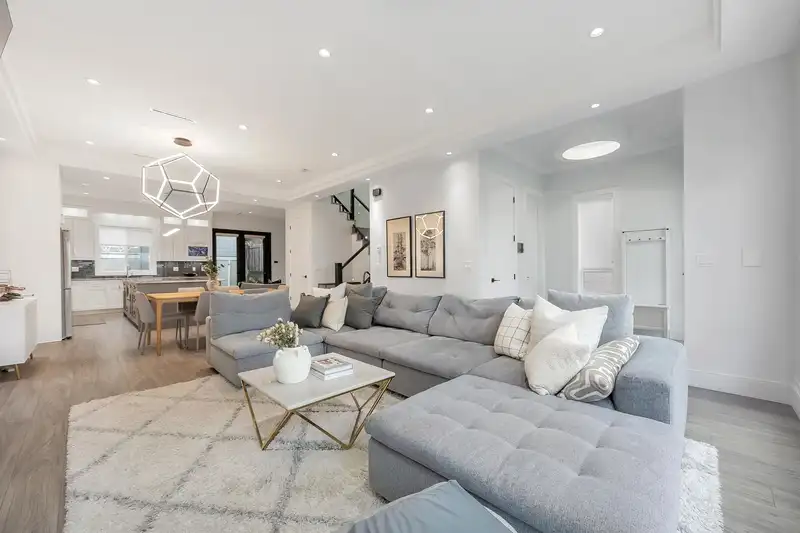 3747 FRANCES STREET - photo 4 of 31