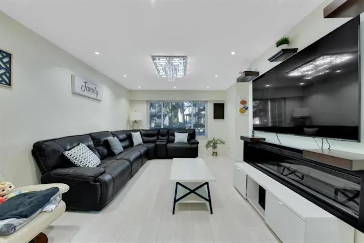 9068 146A STREET - photo 4 of 25