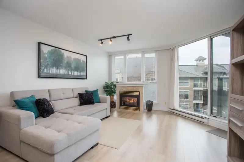 402 5860 DOVER CRESCENT - photo 4 of 40