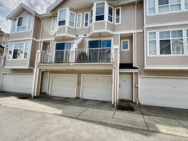 93 22888 WINDSOR COURT - photo 2 of 33
