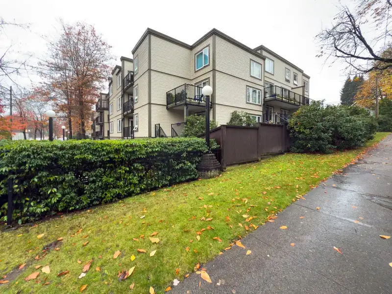 103 1040 E BROADWAY AVENUE - photo 1 of 29