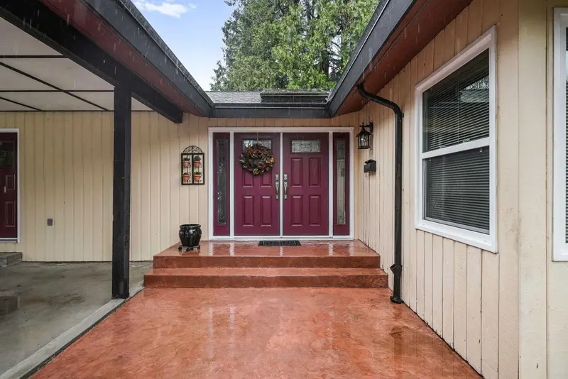 3887 ROBIN PLACE - photo 4 of 25