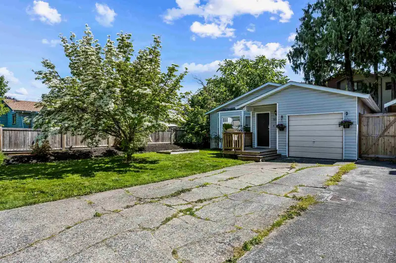 8880 ALLARD STREET - photo 1 of 30