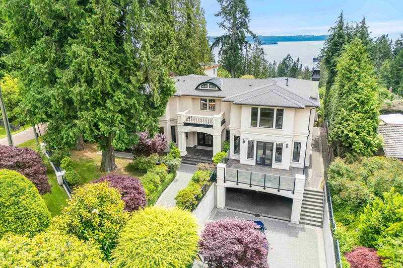 3918 SOUTHRIDGE AVENUE - photo 2 of 25