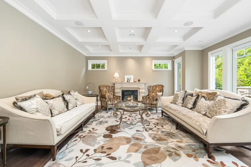 3918 SOUTHRIDGE AVENUE - photo 4 of 25